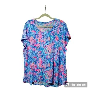 Lilly Pulitzer top. Size XL. Beautiful bright shell print.
